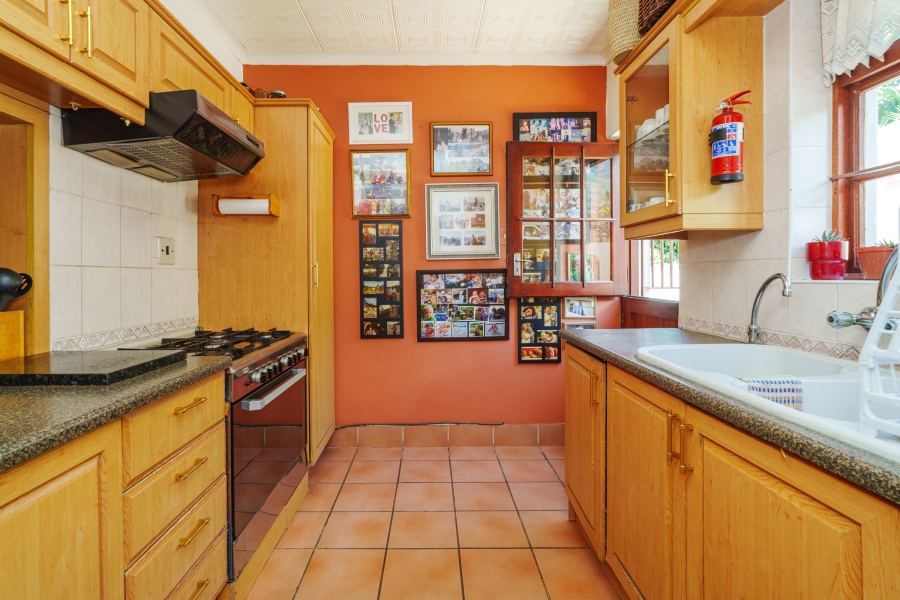 To Let 1 Bedroom Property for Rent in Beach Estate Western Cape